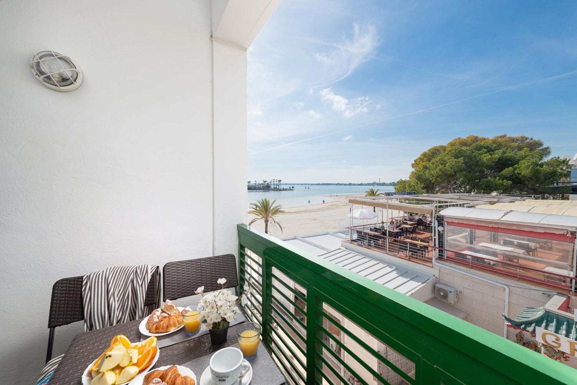 Apartment Xara Torres, At The Beach Of Alcudia Port de Alcudia  Exterior photo