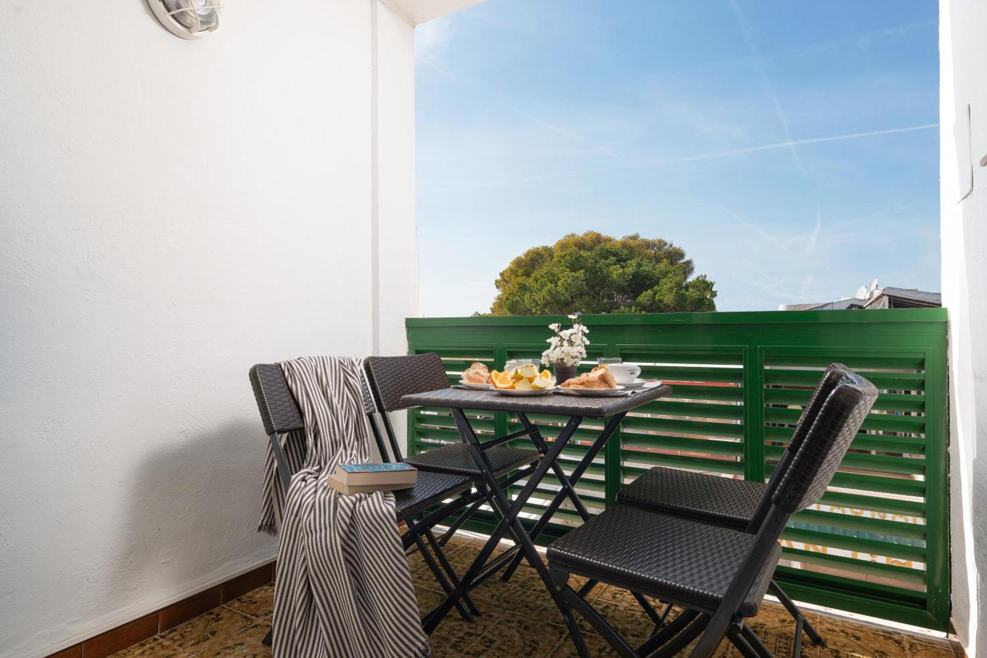 Apartment Xara Torres, At The Beach Of Alcudia Port de Alcudia  Exterior photo